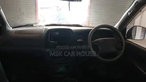 Toyota Noah 2005 White