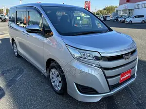 Toyota Noah 2021 Silver