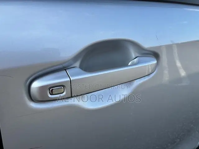 Toyota Noah 2021 Silver
