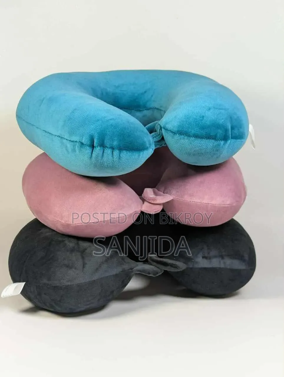 Softcare Zippered Neck Pillow - Neck comfort + travel essential