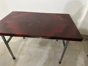 Tanin Plastic Table