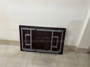 Tanin Plastic Table