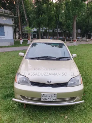 টয়োটা প্ল্যাটজ ২০০০ গোল্ড