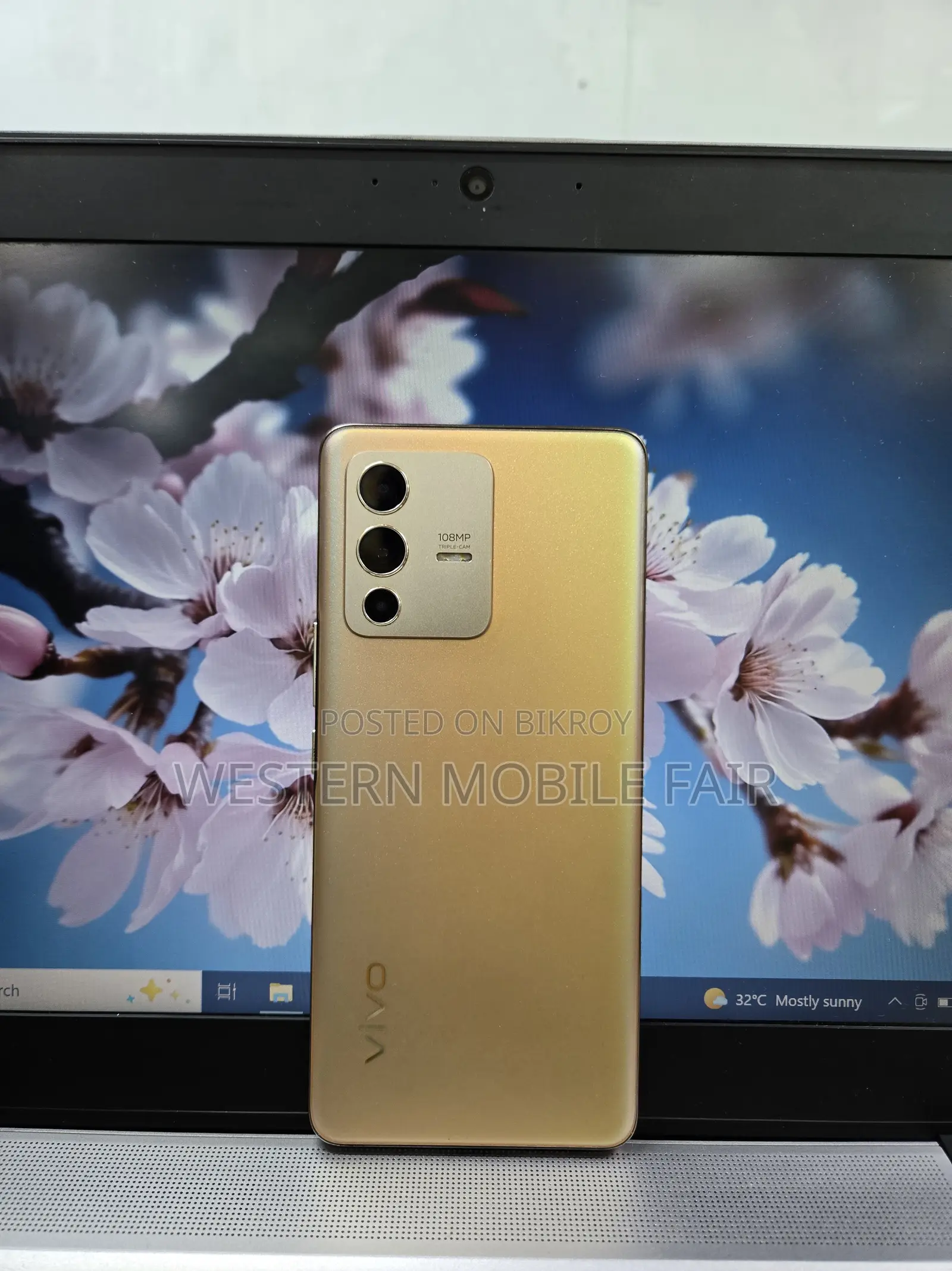 Vivo 128 GB Gold