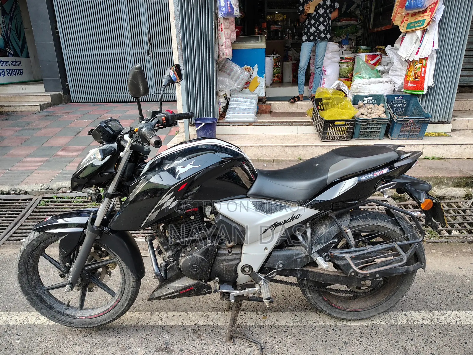 TVS Apache RTR 160 4V 2022 Black