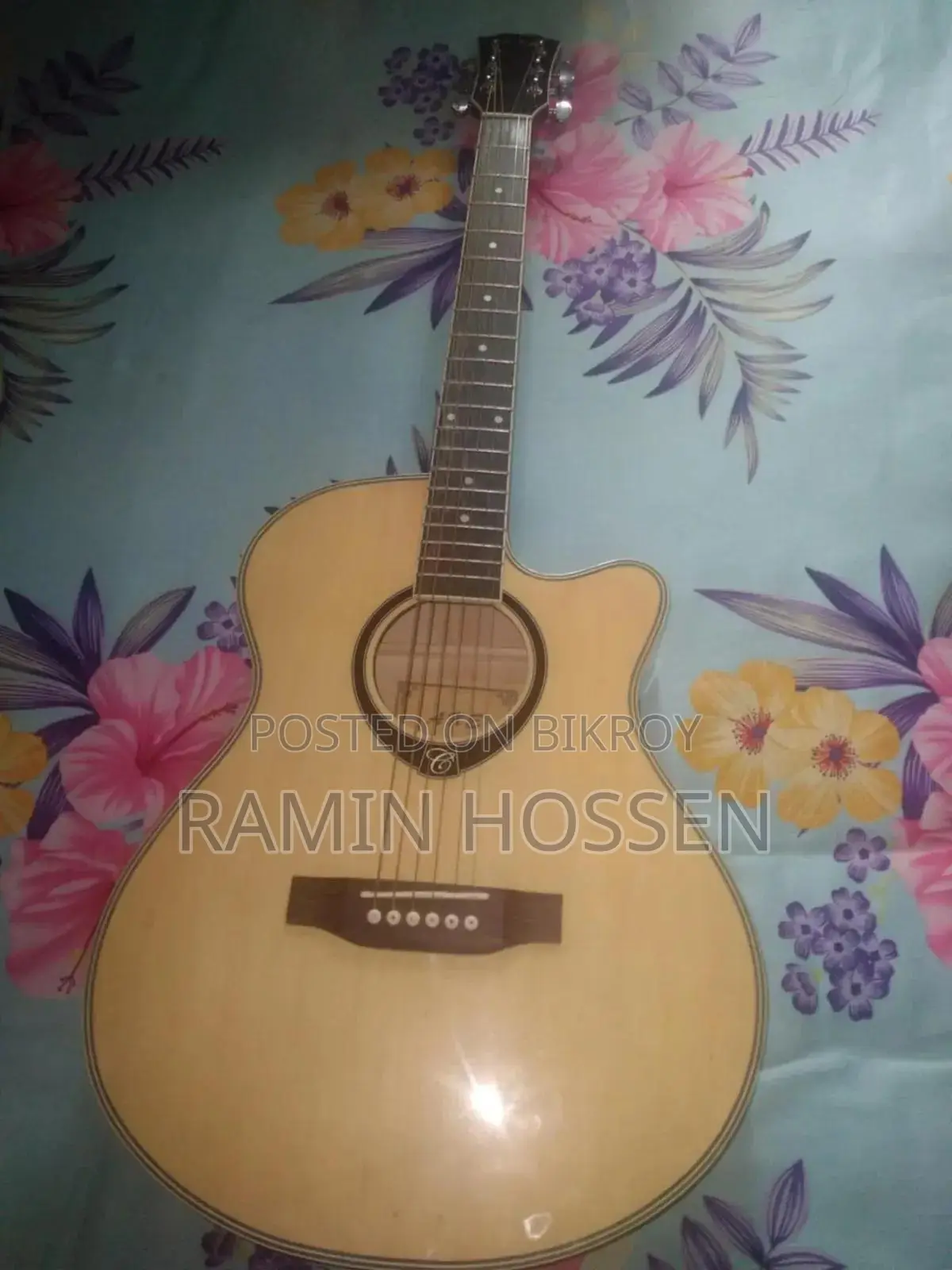 Axe 52c Brand New Acoustic Guitar 2026