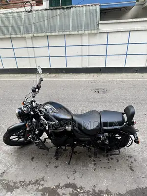 Royal Enfield Meteor 350 2025 Black