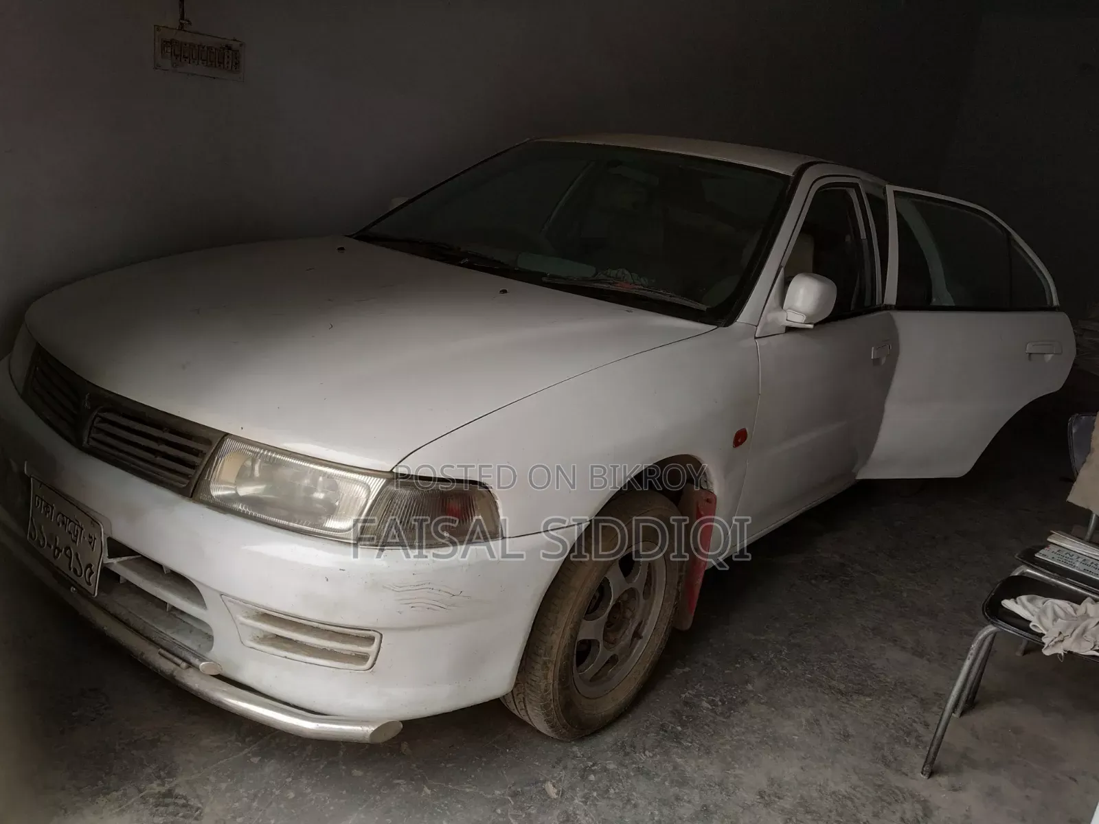 Mitsubishi Lancer 2000 White