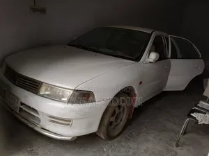 Mitsubishi Lancer 2000 White