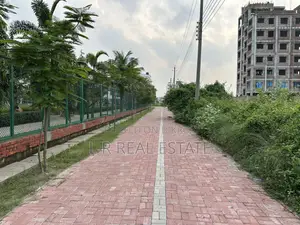 Block-N, 3 Katha, South-facing, Near Bashundhara Park, Urgent Sale