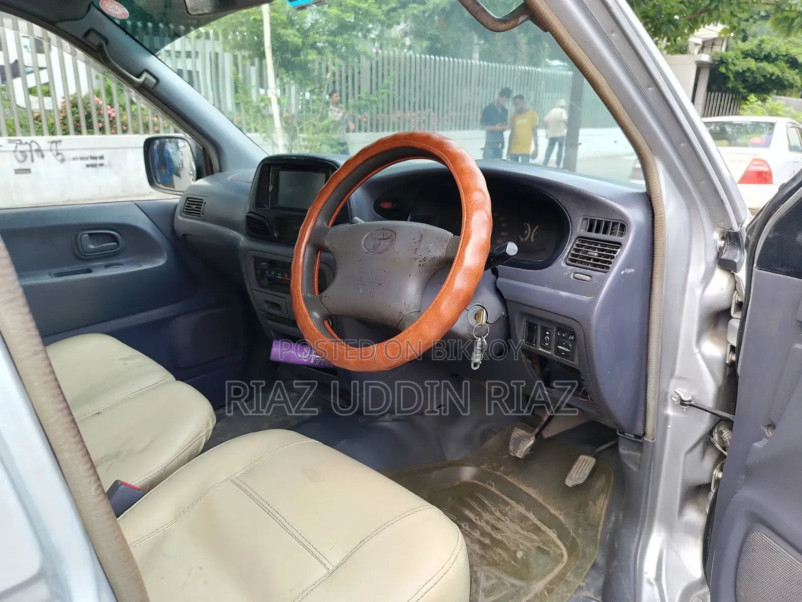 Toyota Voxy 2005 Silver
