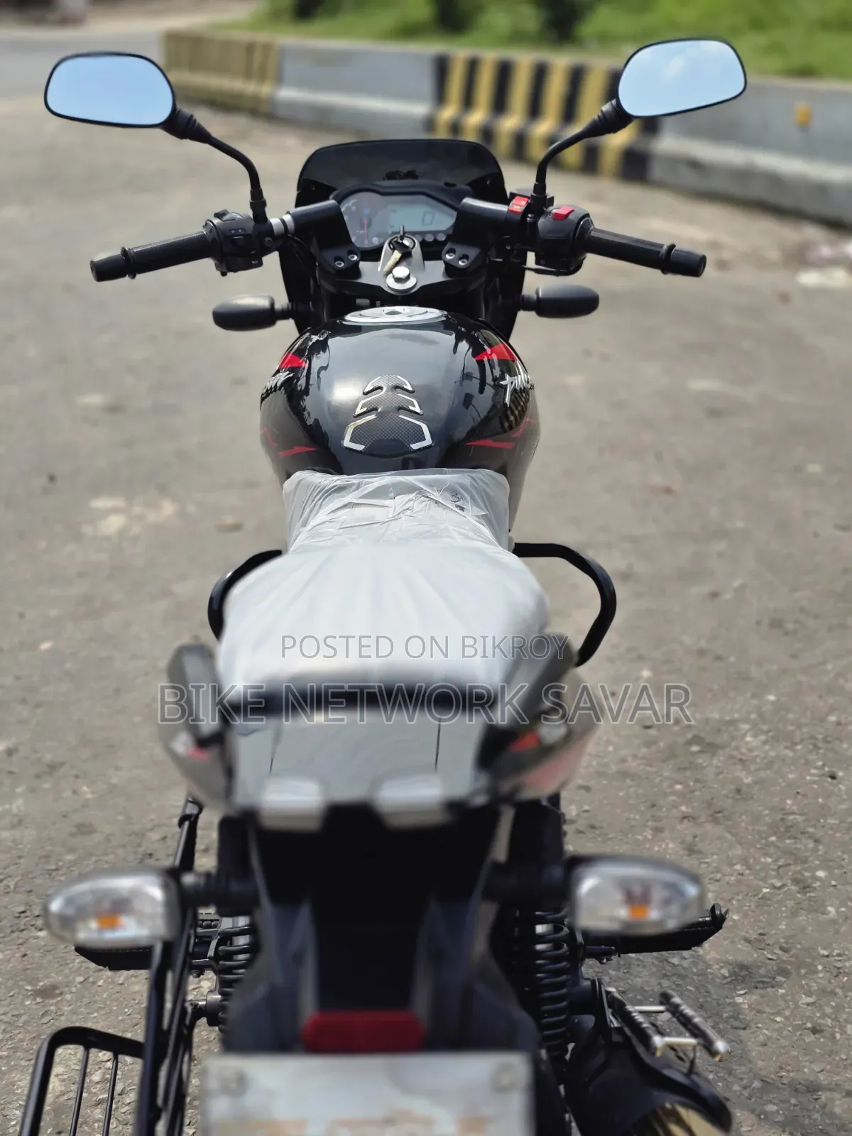 Bajaj Pulsar 150 2025 Black