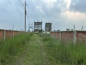 Block-P, 3-Katha, South-facing, Urgent Sale, Bashundhara R/A