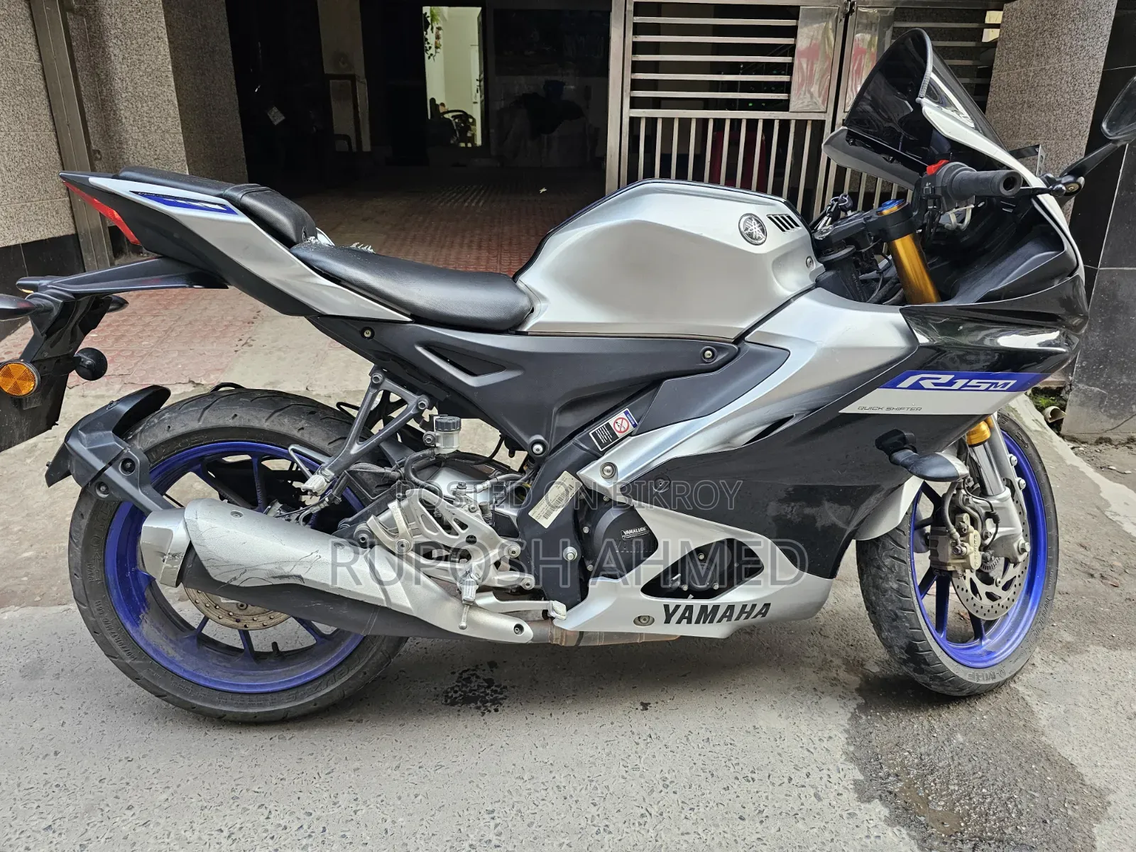 Yamaha R1 2022 Silver