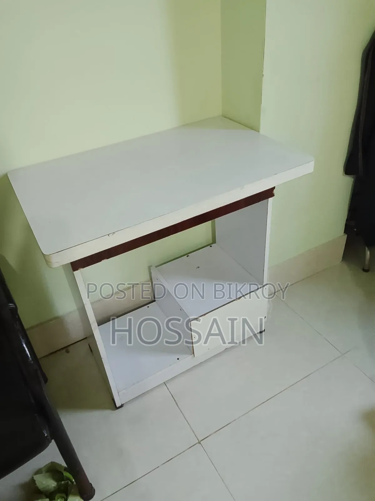 কম্পিউটার টেবিল