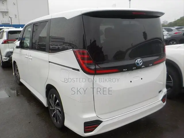Toyota Noah 2023 Pearl