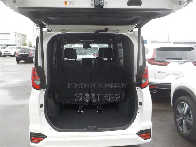Toyota Noah 2023 Pearl