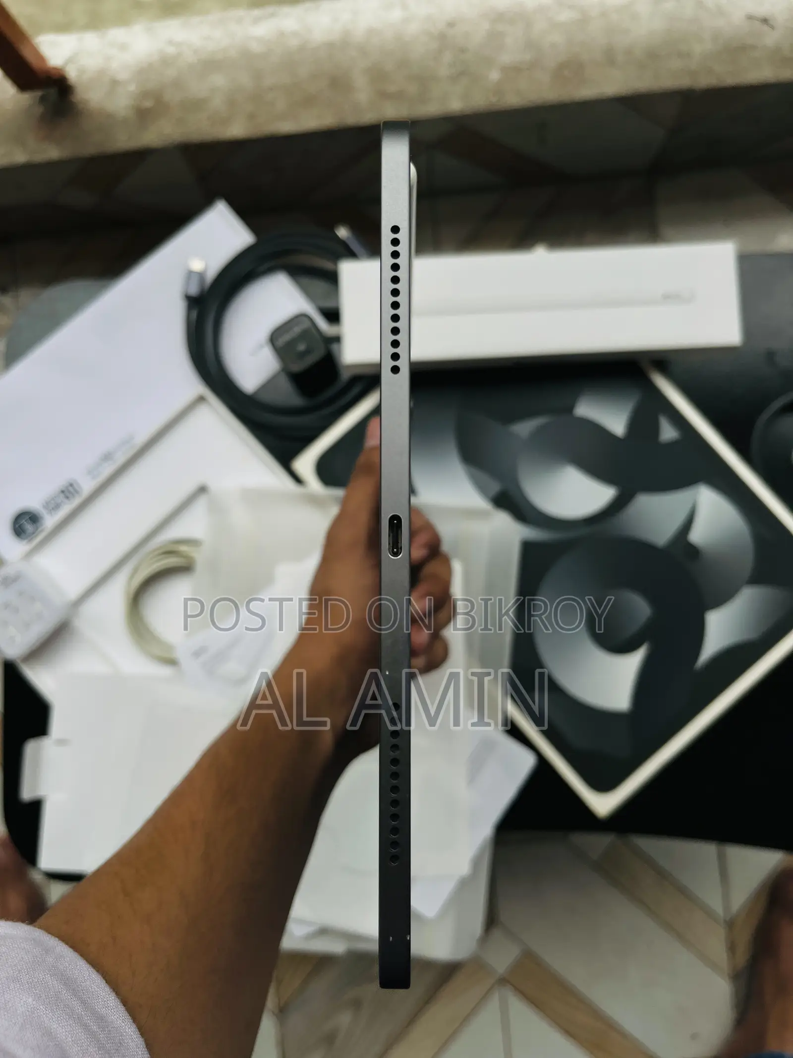 Apple iPad Air (2022) 64 GB Gray