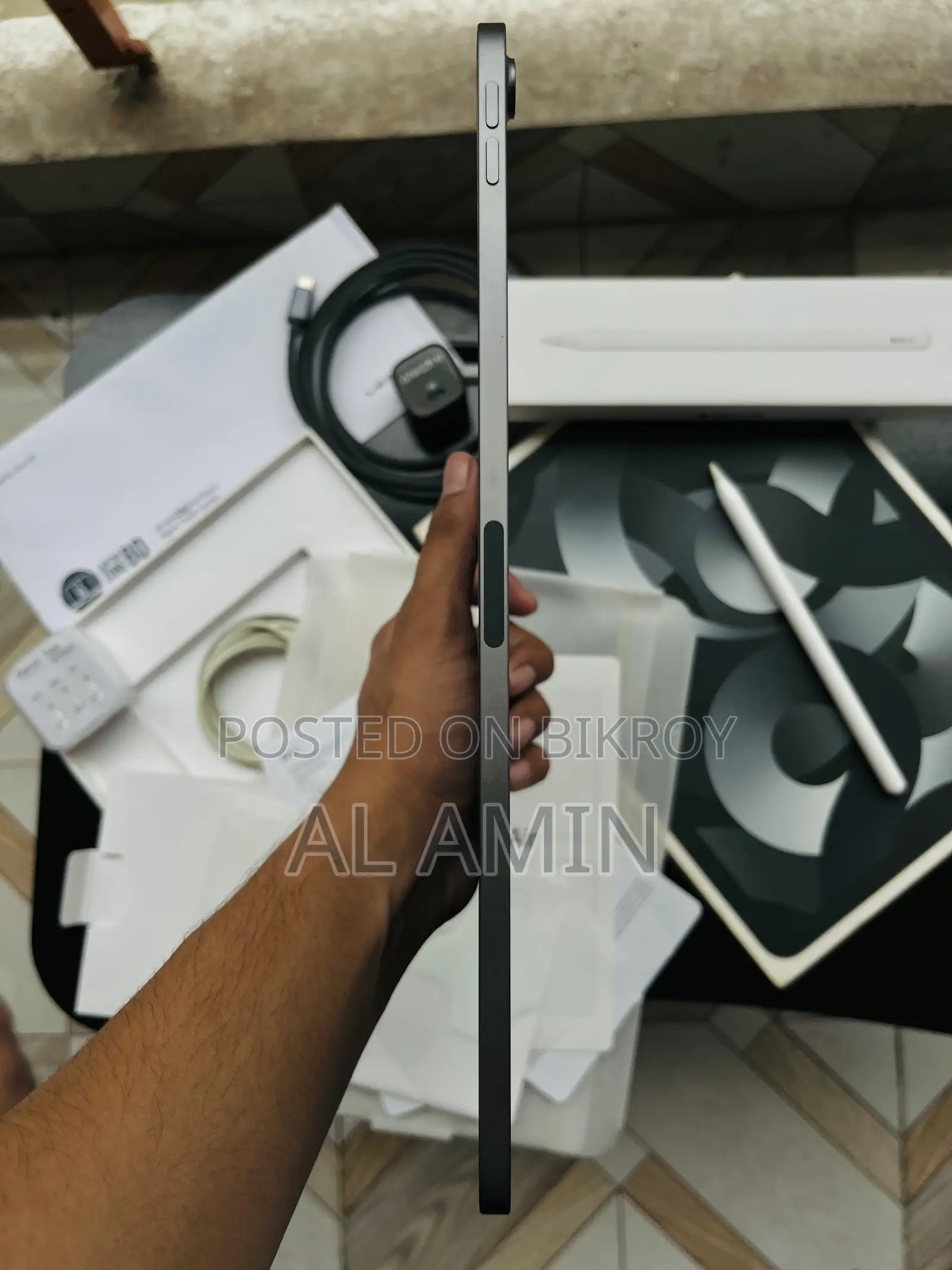 Apple iPad Air (2022) 64 GB Gray