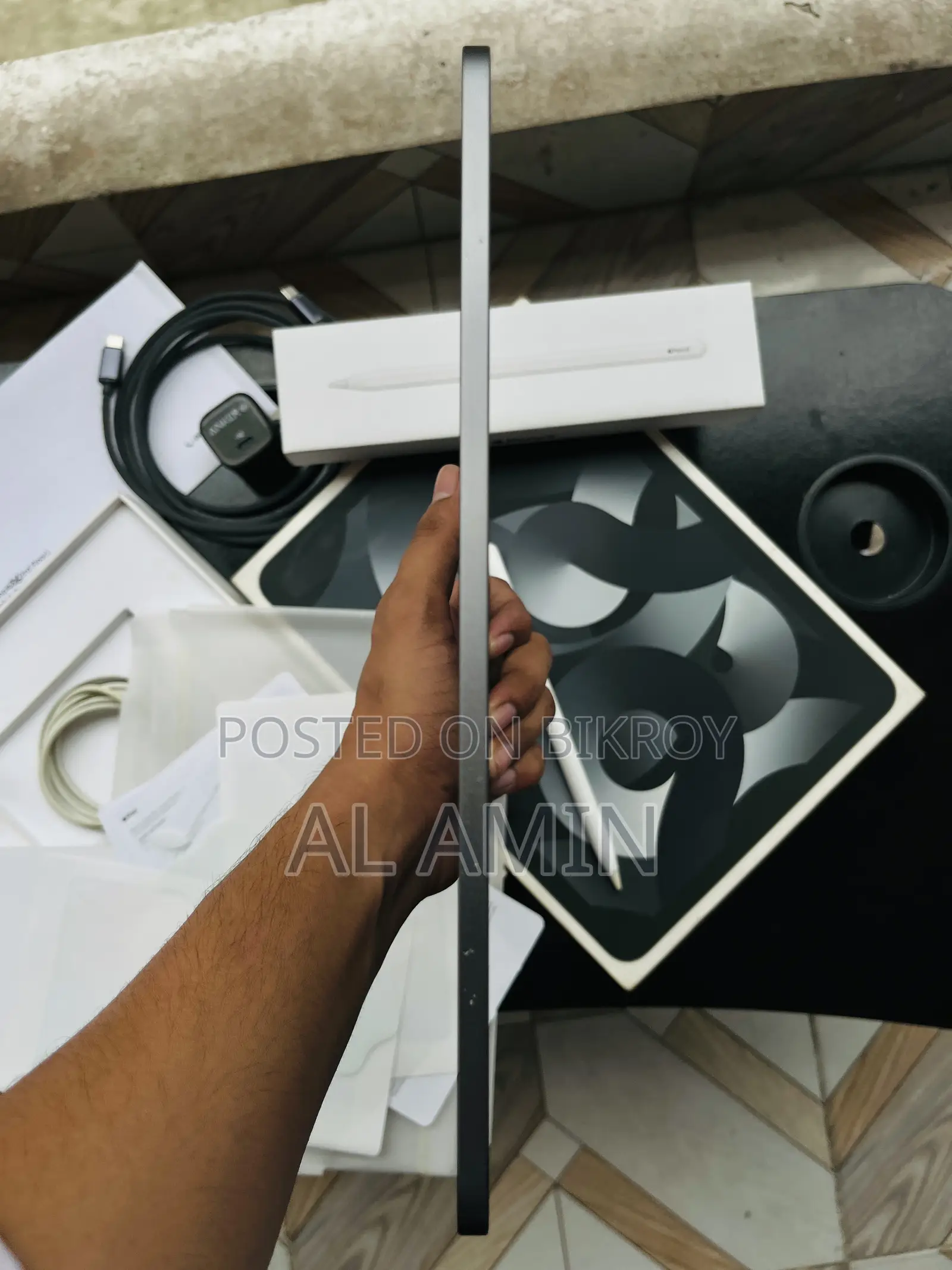 Apple iPad Air (2022) 64 GB Gray