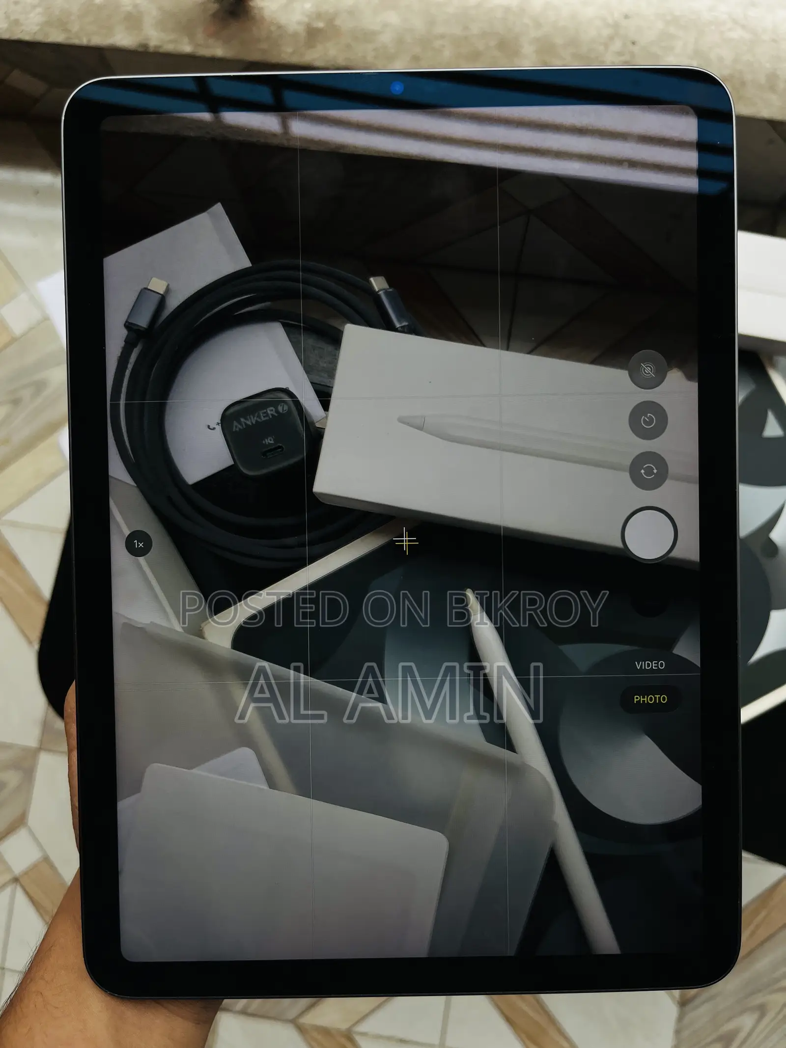 Apple iPad Air (2022) 64 GB Gray