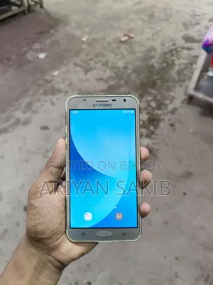 Samsung Galaxy J7 NXT 16 GB