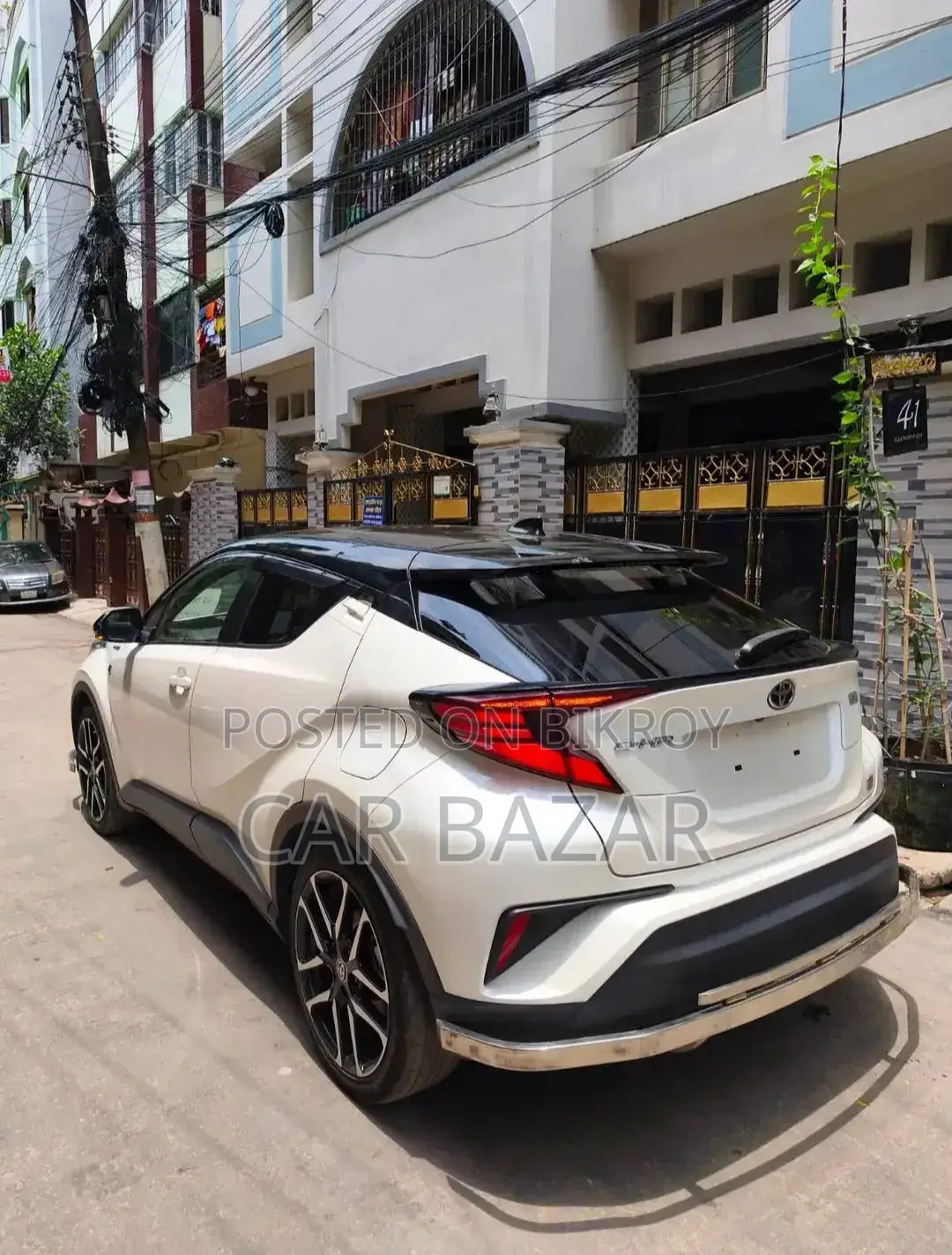 Toyota C-HR Limited Front-Wheel Drive 2020 White