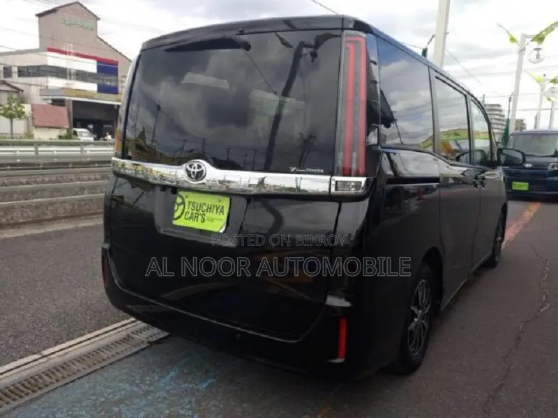 Toyota Noah 2021 Black