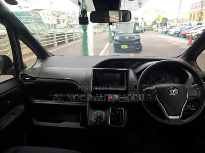 Toyota Noah 2021 Black