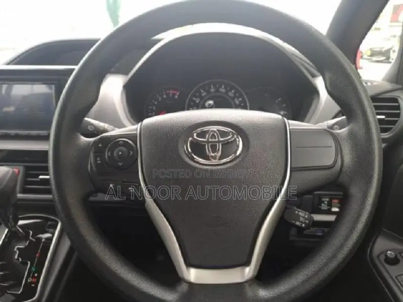 Toyota Noah 2021 Black