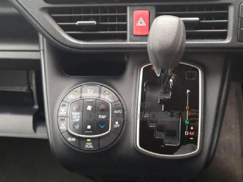 Toyota Noah 2021 Black