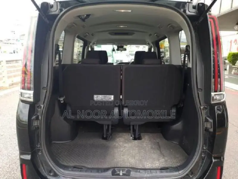 Toyota Noah 2021 Black
