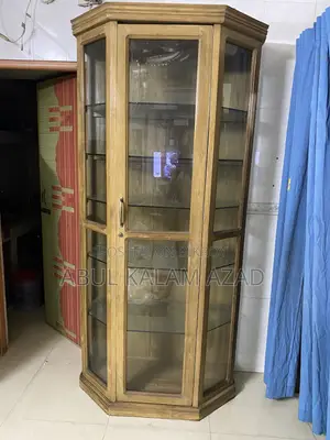 Showcase made of wood and glass
