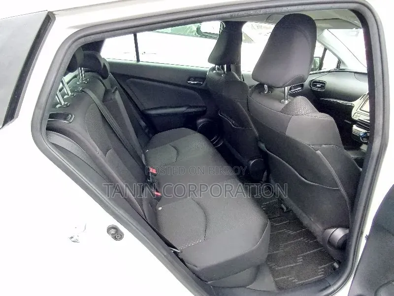 Toyota Prius 2021 Pearl
