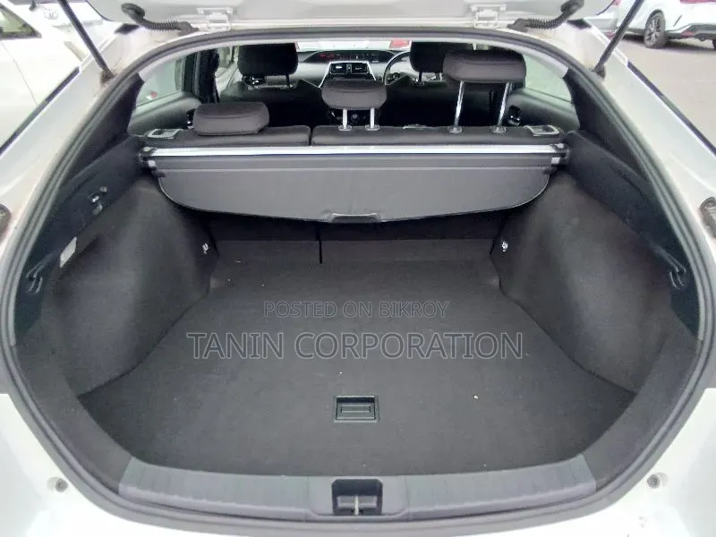 Toyota Prius 2021 Pearl