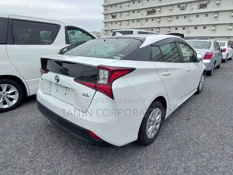 Toyota Prius 2021 Pearl