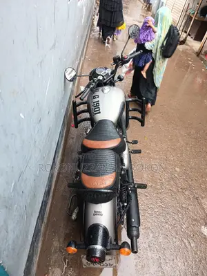 Royal Enfield Classic 350 2025 Gray