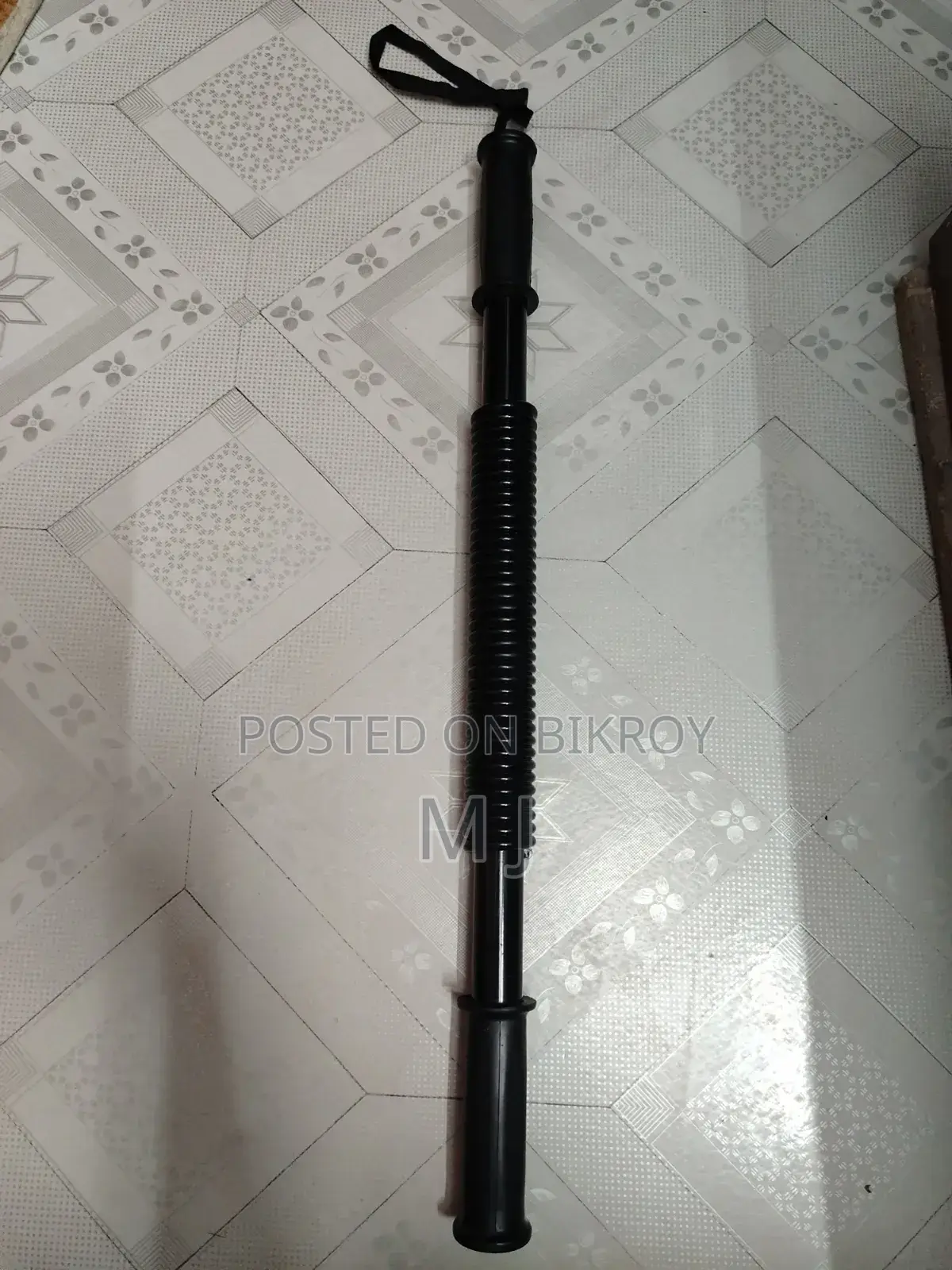 একটা টুইস্টার বিক্রি করা হবে