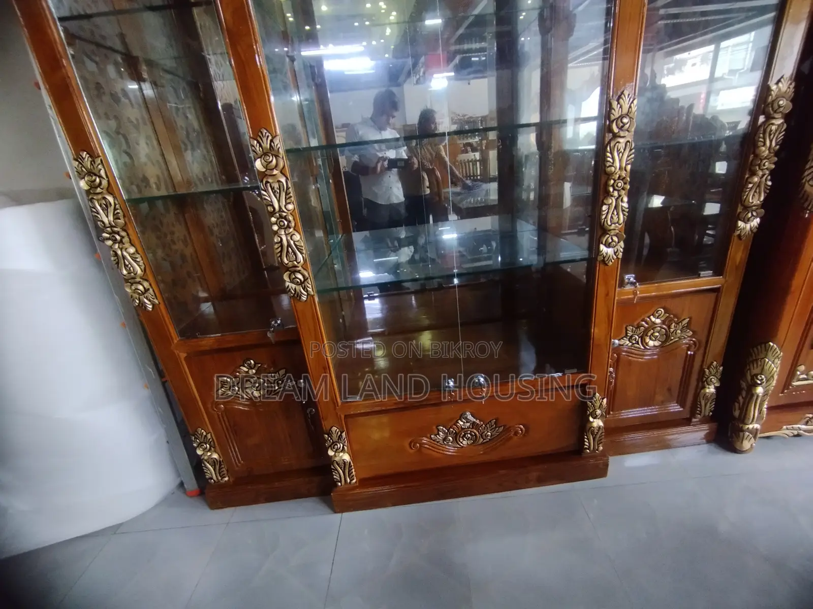 চিটাগাং সেগুন কাঠের শোকেস কিনুন মাত্র