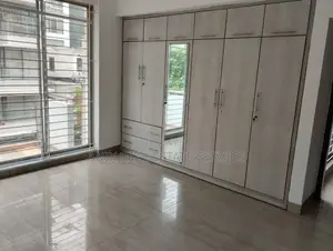বনানীতে ২৭০০ বর্গফুটের অফিস স্পেস ভাড়ার জন্য
