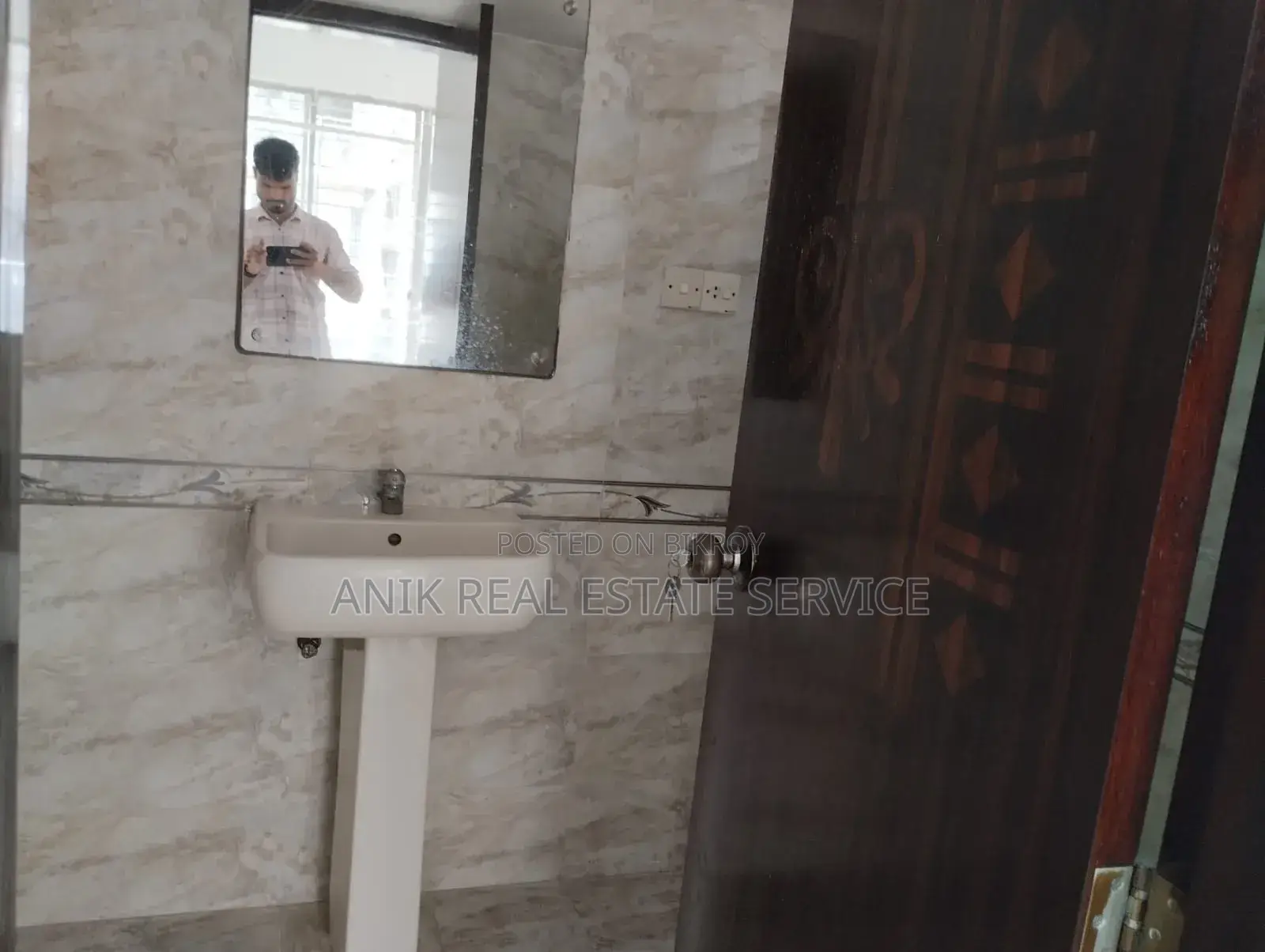 বনানীতে ২৭০০ বর্গফুটের অফিস স্পেস ভাড়ার জন্য