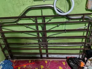 একটি খাট ও মিট্রেস বিক্রি করা হবে