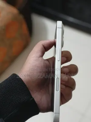 অ্যাপল আইফোন ১৬ ১২৮ জিবি হোয়াইট