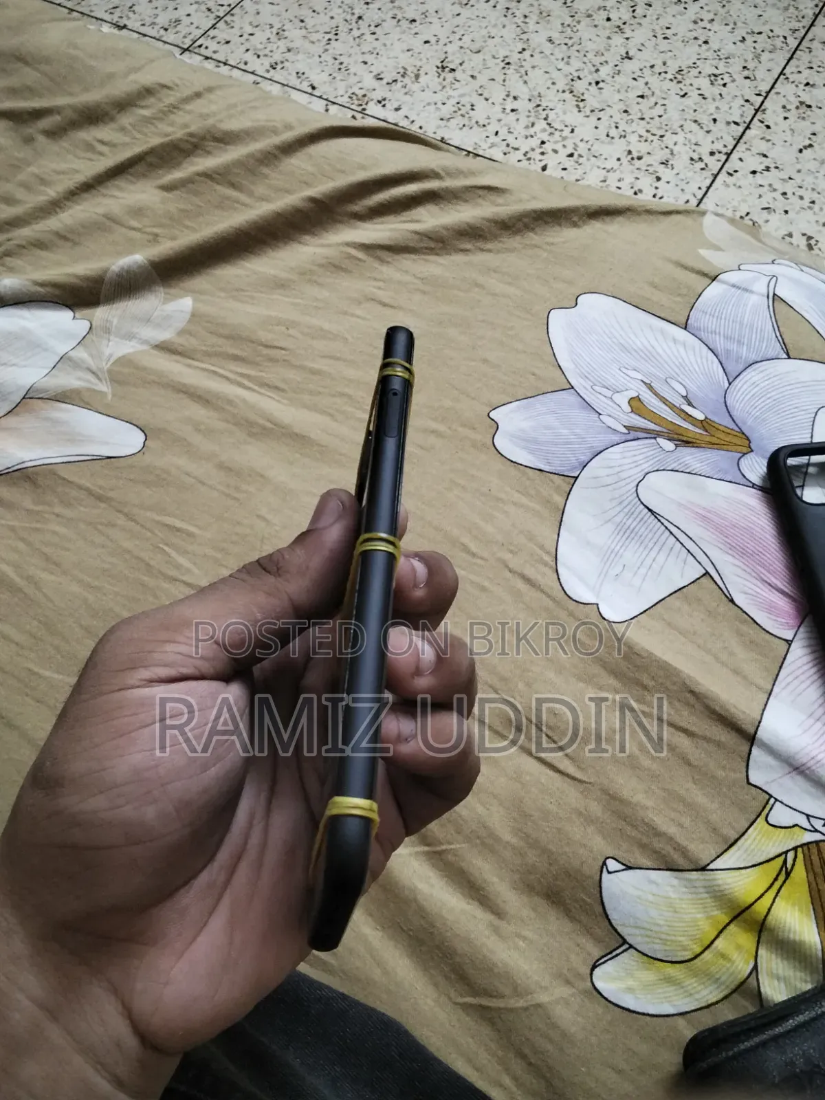 New Mobile Phone 64 GB Black