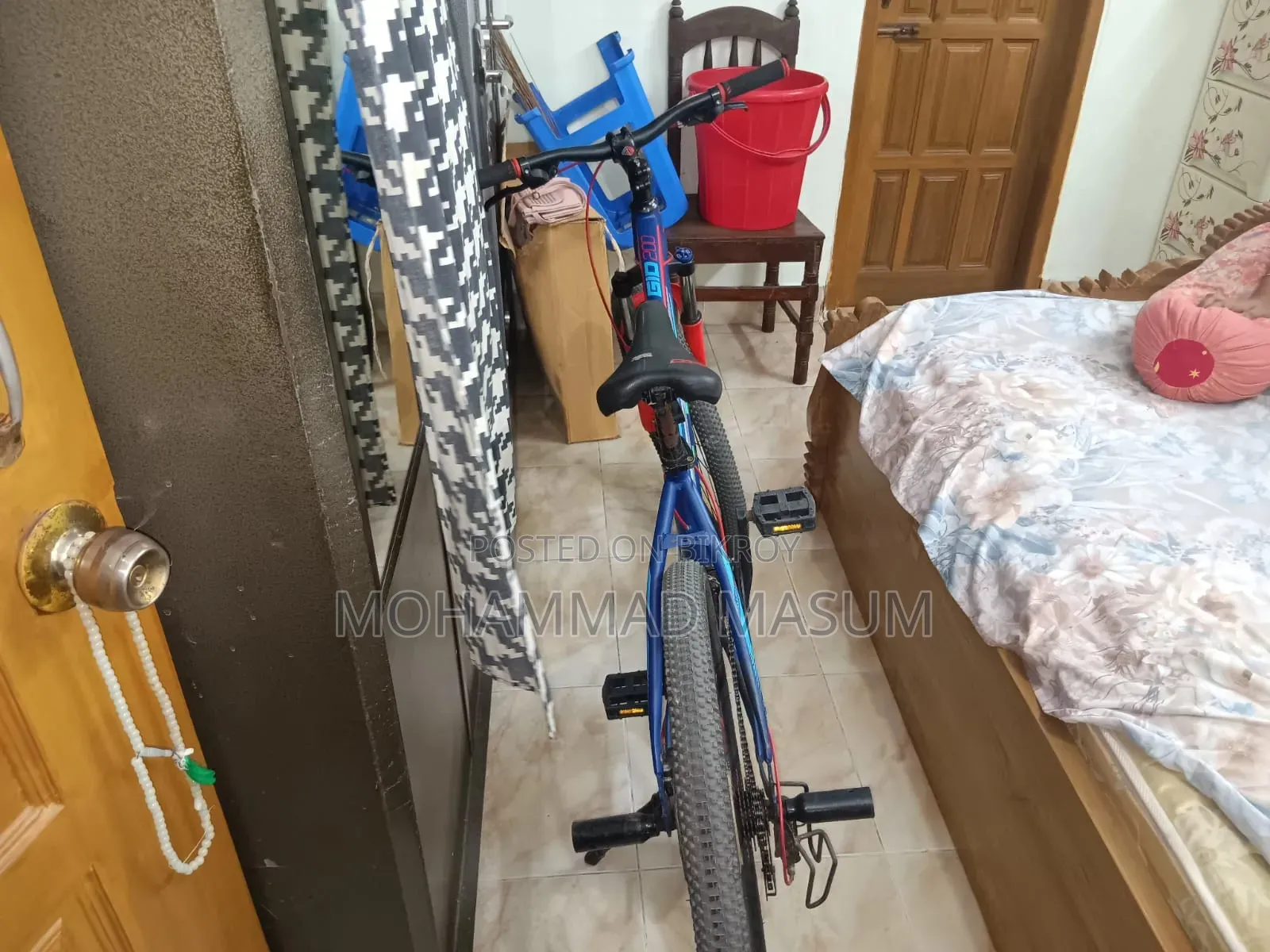 Used Only 4 Month. There Are No Scratches on the Bicycle.