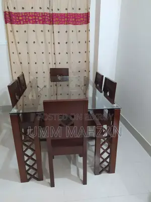 কানাডিয়ান ও মেহগনি কাঠের এই ডাইনিং টেবিল টি বিক্রি হবে