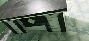 কম্পিউটার টেবিল