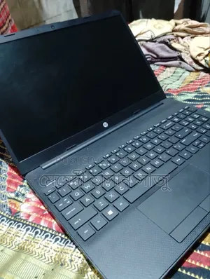 Laptop HP 15-Dw1197nia 4GB Intel Celeron HDD 1T