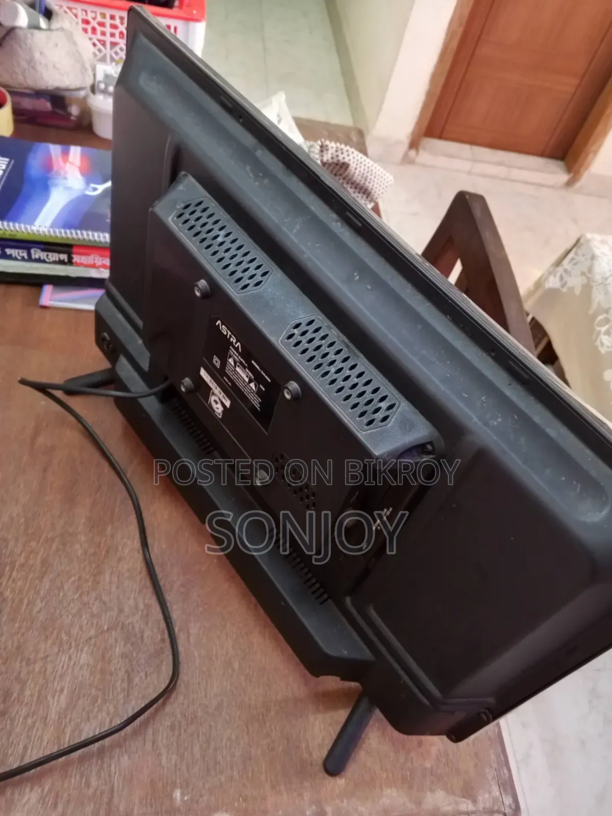 Astro 24" LED TV