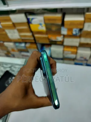 নতুন Vivo V30 5G ২৫৬ জিবি সবুজ